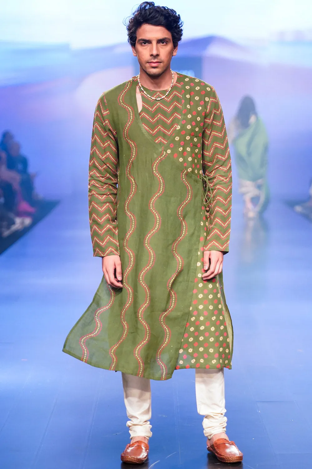 Bandhani Print Kurta Set With Off Pants