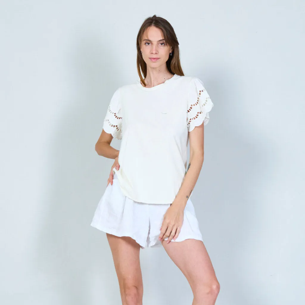 Casual t-shirt with lace-trimmed sleeves wholesale