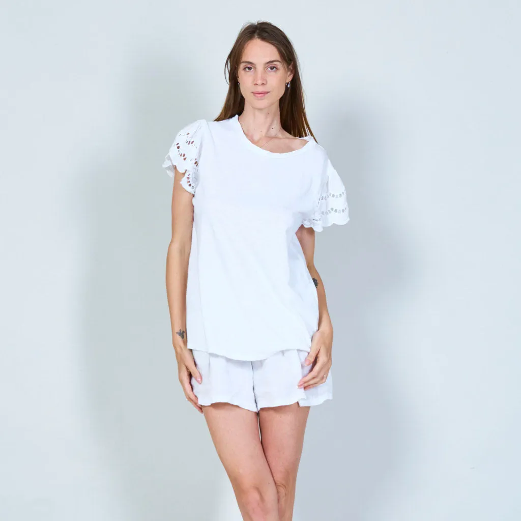 Casual t-shirt with lace-trimmed sleeves wholesale