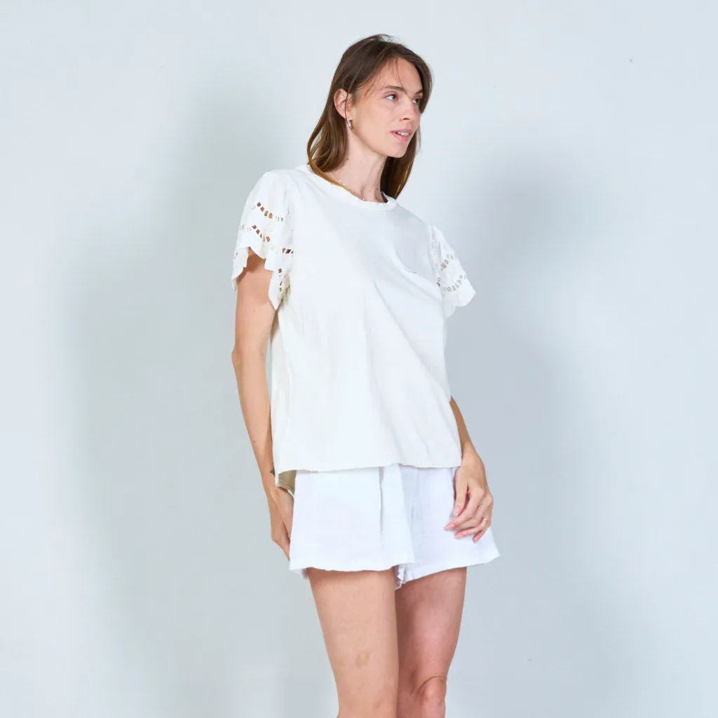 Casual t-shirt with lace-trimmed sleeves wholesale