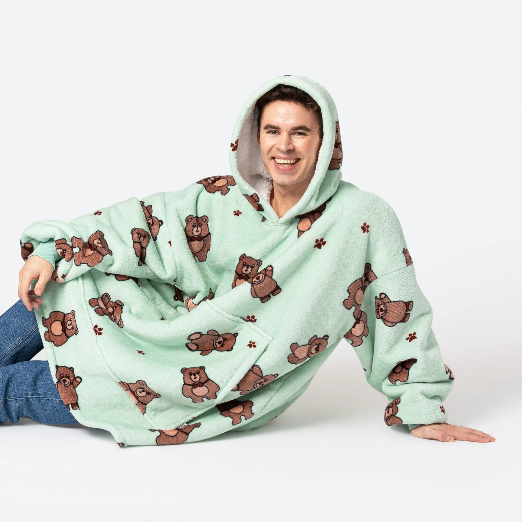 Certainly! To optimize the title of this e-commerce product for better visibility and appeal, you could use a structured format with relevant modifiers. Heres a suggestion:

Cozy Teddybear HappyHoodie with Adjustable Hood – Perfect Gift for Kids & Adults