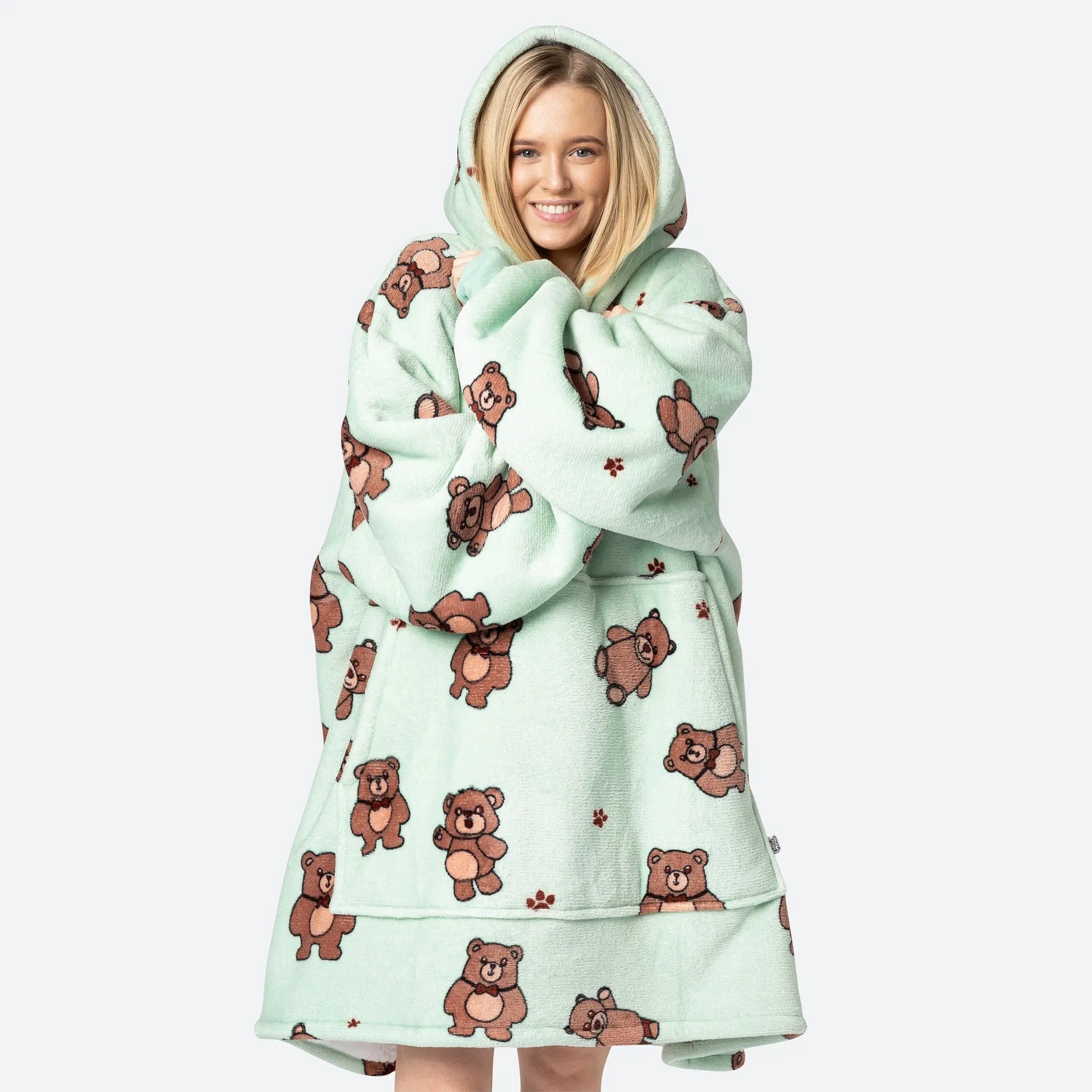 Certainly! To optimize the title of this e-commerce product for better visibility and appeal, you could use a structured format with relevant modifiers. Heres a suggestion:

Cozy Teddybear HappyHoodie with Adjustable Hood – Perfect Gift for Kids & Adults