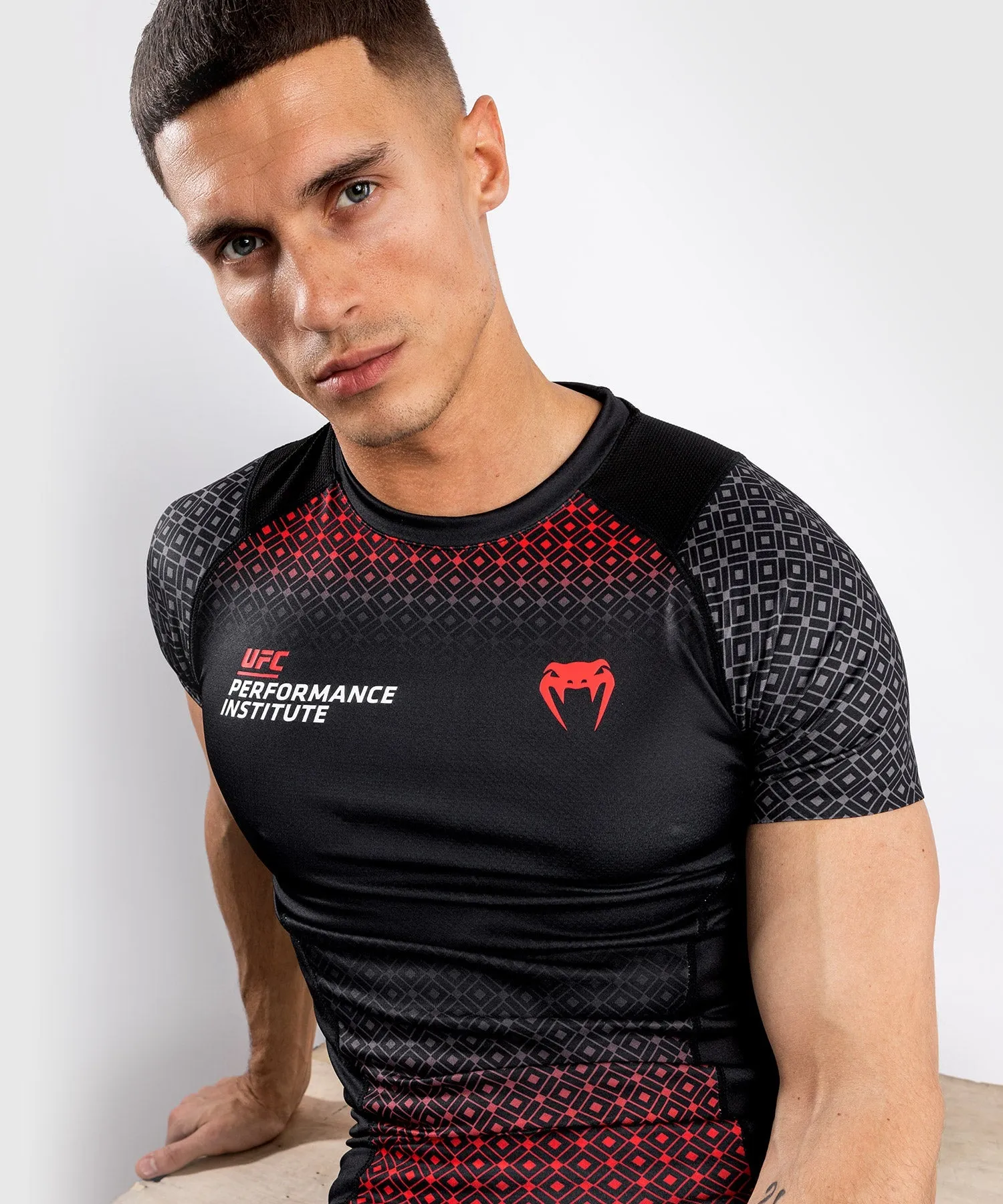 UFC Venum Performance Institute Rashguard - Short Sleeves - Black/Red